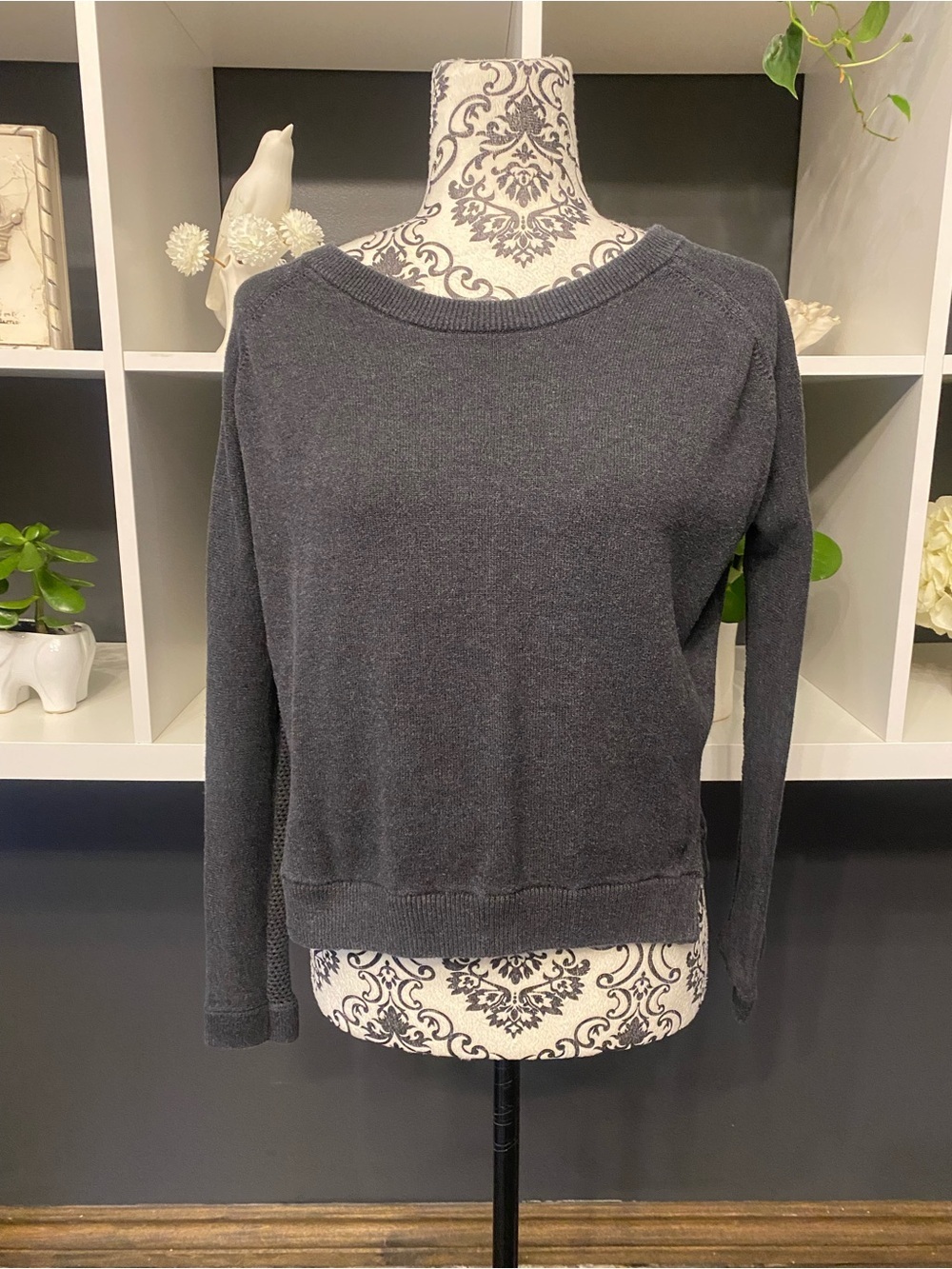 Lululemon Charcoal Gray Lightweight, Boxy Crop Crewneck Sweater Size XS